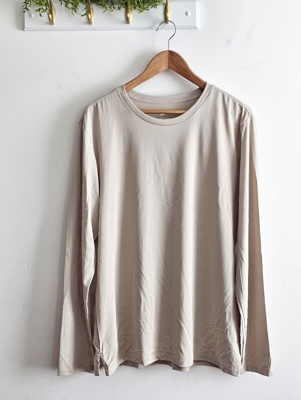 All in Motion Men’s Performance Long Sleeve Shirt Khaki Size L NWT